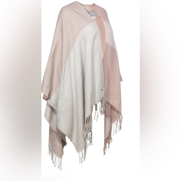 NWT Soia & Kyo - Light Pink & Cream Colorblocked Open Poncho W/ Scarf Hem OS - Picture 5 of 9